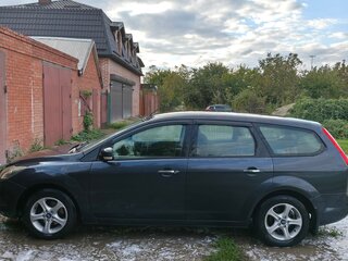 2010 Ford Focus II Рестайлинг, серый, 525000 рублей, вид 4