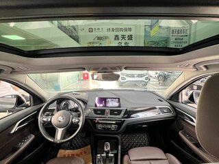 2020 BMW 1 серии 120i III (F52) Рестайлинг, серый, 1700000 рублей, вид 4