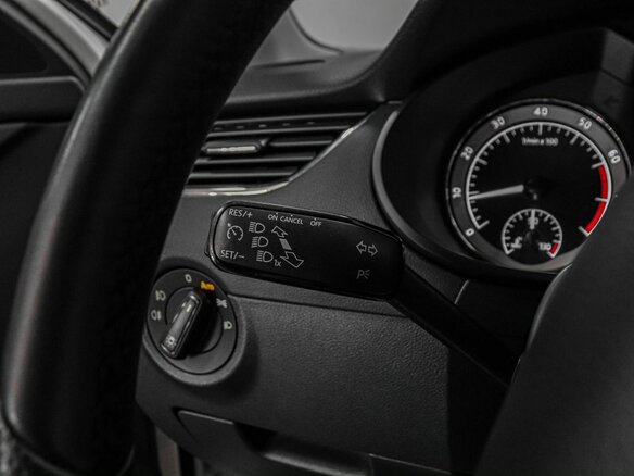 2018 Skoda Octavia III (A7) Рестайлинг, белый, 2349000 рублей - вид 15