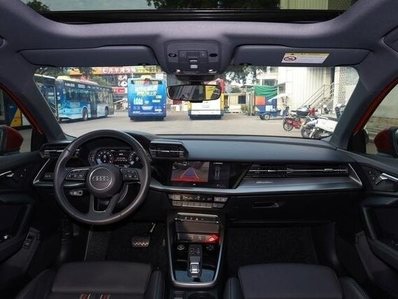 2021 Audi A3 Sportback 35 TFSI IV (8Y), красный, 1775000 рублей - вид 12