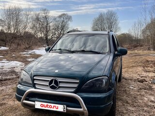 1999 Mercedes-Benz M-Класс 320 I (W163), зелёный, 450000 рублей, вид 3