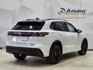 2025 Volkswagen Tiguan L Pro III (China Market), белый, 4790000 рублей, вид 3