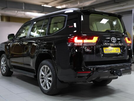 2022 Toyota Land Cruiser 300 Series, чёрный, 13900000 рублей, вид 4