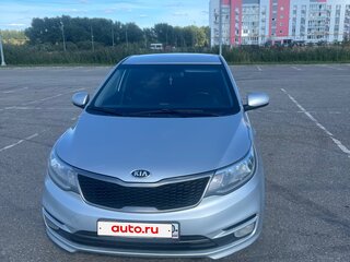 2015 Kia Rio III Рестайлинг, серебристый, 1000000 рублей, вид 2