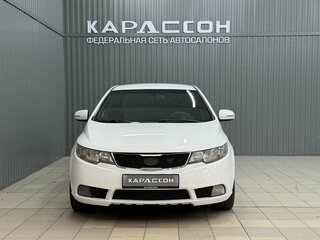 2010 Kia Cerato 5-speed II, белый, 650000 рублей, вид 3