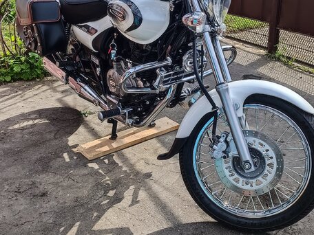 2019 Bajaj Avenger, белый, 268000 рублей, вид 2