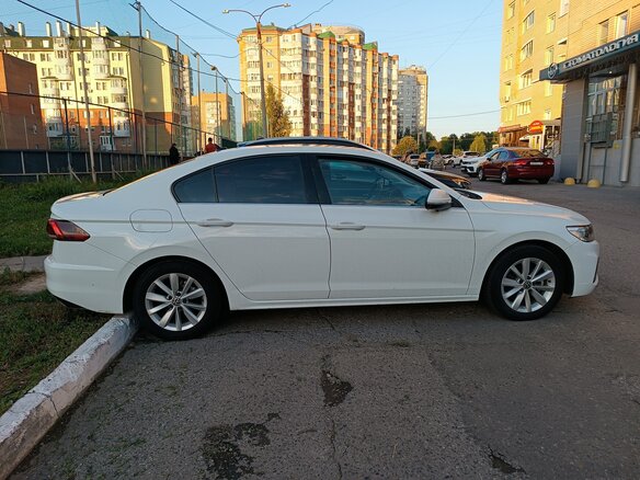 2021 Volkswagen Bora III, белый, 1650000 рублей - вид 1