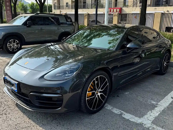 2023 Porsche Panamera 4 Sport Turismo II Рестайлинг, чёрный