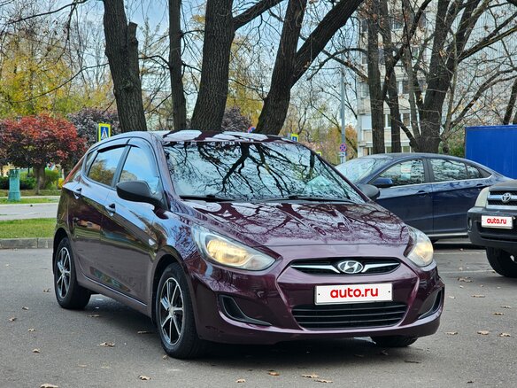 2013 Hyundai Solaris I, фиолетовый, 640000 рублей - вид 5