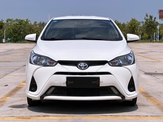 2022 Toyota Yaris IV, белый, 890000 рублей, вид 2