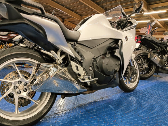2012 Honda VFR 1200, белый, 597000 рублей - вид 7