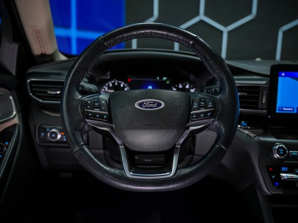 2019 Ford Explorer VI, красный, 3695000 рублей - вид 29