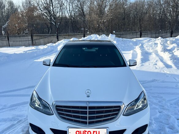 2013 Mercedes-Benz E-Класс 200 IV (W212, S212, C207) Рестайлинг, белый, 1870000 рублей - вид 1