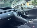 2012 Toyota Prius III Рестайлинг (XW30), белый, 900000 рублей - вид 3