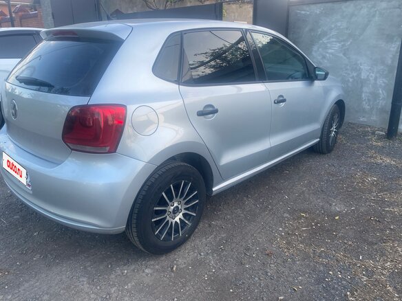 2010 Volkswagen Polo V, серебристый, 675000 рублей - вид 7