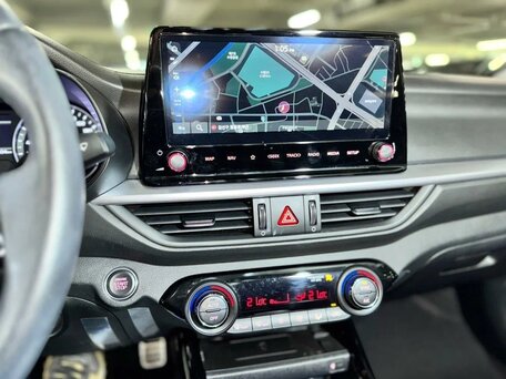 2024 Kia K3 II Рестайлинг, белый, 2390000 рублей, вид 5