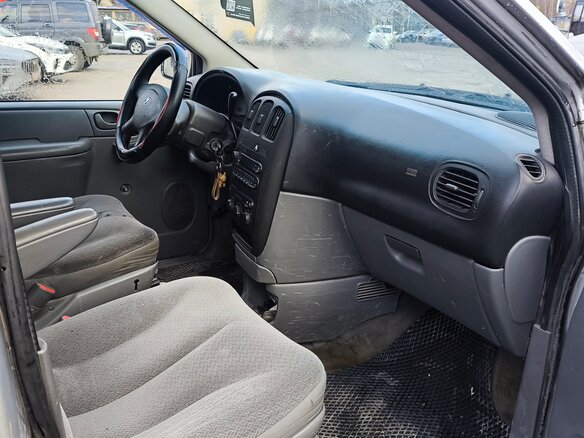 2005 Dodge Caravan 4-speed IV, серый, 490000 рублей - вид 9