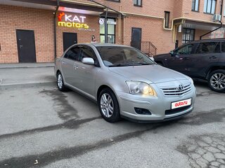 2007 Toyota Avensis II Рестайлинг, серебристый, 850000 рублей, вид 1