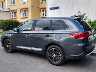 2018 Mitsubishi Outlander III Рестайлинг 2, серый, 1650000 рублей, вид 5