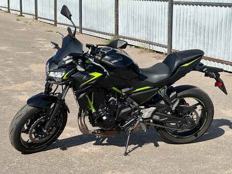 2022 Kawasaki Z 650, чёрный, 950000 рублей, вид 1