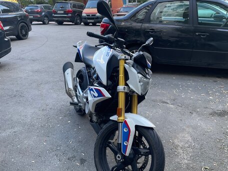 2017 BMW G 310 R, белый, 345000 рублей, вид 3