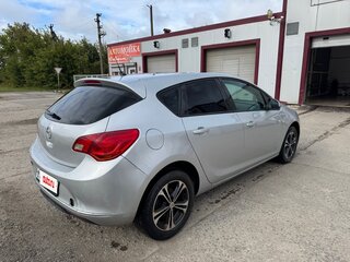 2013 Opel Astra J Рестайлинг, серебристый, 520000 рублей, вид 3