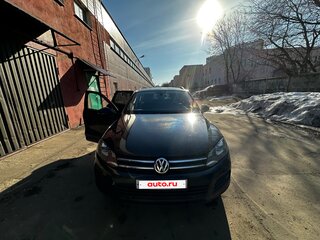 2014 Volkswagen Touareg II, чёрный, 2050000 рублей, вид 2