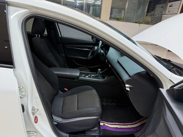 2021 Mazda 3 Axela IV (BP), белый - вид 15