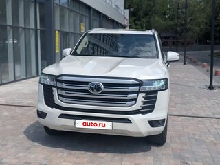 2021 Toyota Land Cruiser 300 Series, белый, 8800000 рублей, вид 2