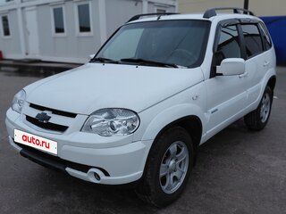 2011 Chevrolet Niva I Рестайлинг, белый, 650000 рублей, вид 2