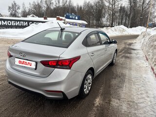 2017 Hyundai Solaris II, серебристый, 1350000 рублей, вид 3