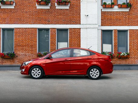 2016 Hyundai Solaris I Рестайлинг, красный, 883000 рублей, вид 5