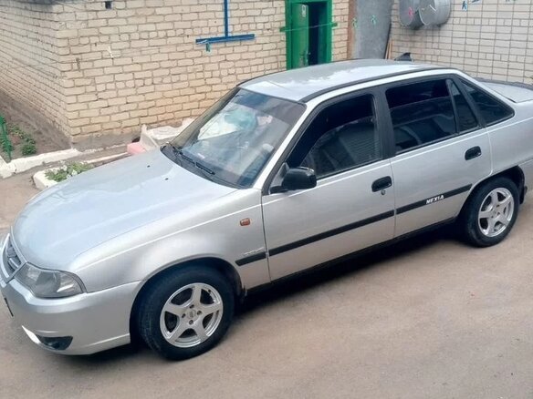 2011 Daewoo Nexia I Рестайлинг, серебристый, 240000 рублей - вид 1