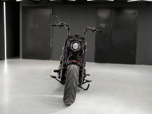 2023 Harley-Davidson Fat Boy, пурпурный, 6500000 рублей - вид 4