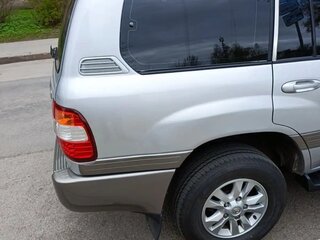 2006 Toyota Land Cruiser 100 Series Рестайлинг 2, серебристый, 2240000 рублей, вид 1