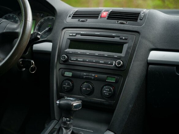2008 Skoda Octavia II (A5), чёрный - вид 6