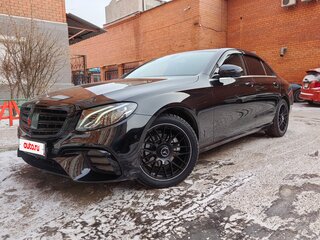 2016 Mercedes-Benz E-Класс 200 V (W213, S213, C238), чёрный, 2900000 рублей, вид 1