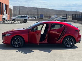 2019 Mazda 3 IV (BP), красный, 2000000 рублей, вид 5