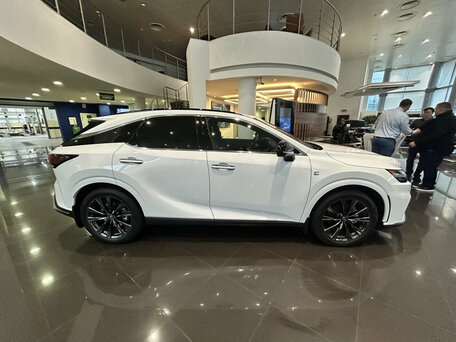 2024 Lexus RX 350h V, белый, 9799000 рублей, вид 4