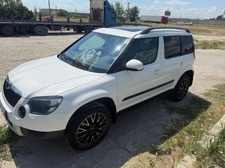 2012 Skoda Yeti I, белый, 850000 рублей, вид 5