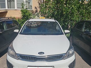 2017 Kia Rio X-Line IV, белый, 800000 рублей, вид 1
