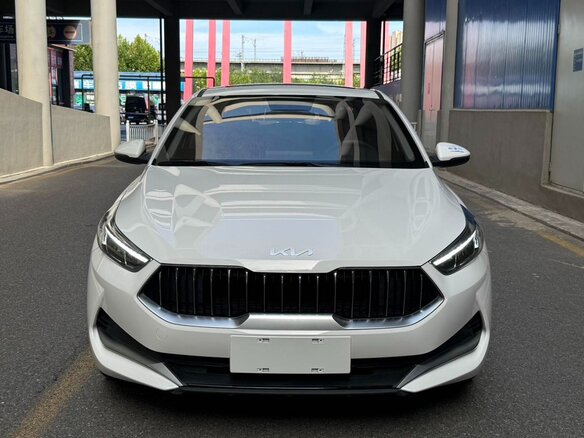 2022 Kia K3 II (China Market), белый, 1160000 рублей - вид 1