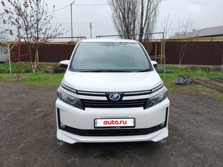 2017 Toyota Voxy III (R80), белый, 2200000 рублей, вид 1