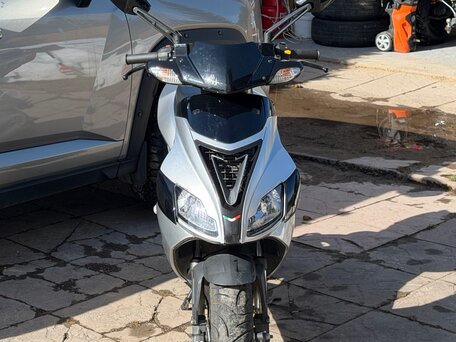 2007 Aprilia SR 50, серебристый, 180000 рублей, вид 2