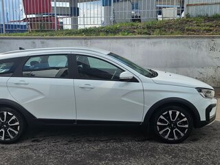 2024 Lada (ВАЗ) Vesta SW Cross I Рестайлинг (NG), белый, 1600000 рублей, вид 3