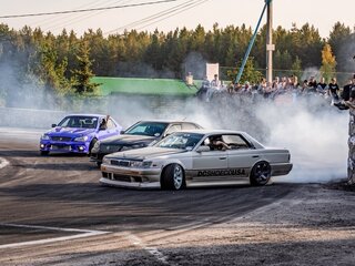 1990 Nissan Laurel VI (C33), белый, 1000000 рублей, вид 4