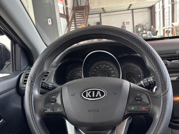 2011 Kia Rio III, чёрный, 650000 рублей - вид 15