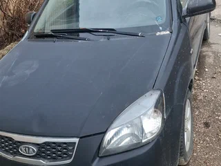 2010 Kia Rio II Рестайлинг, чёрный, 350000 рублей, вид 2