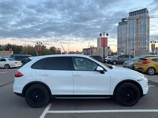 2012 Porsche Cayenne II (958), белый, 2100000 рублей, вид 4