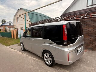 2018 Honda Stepwgn V Рестайлинг, серебристый, 1800000 рублей, вид 3